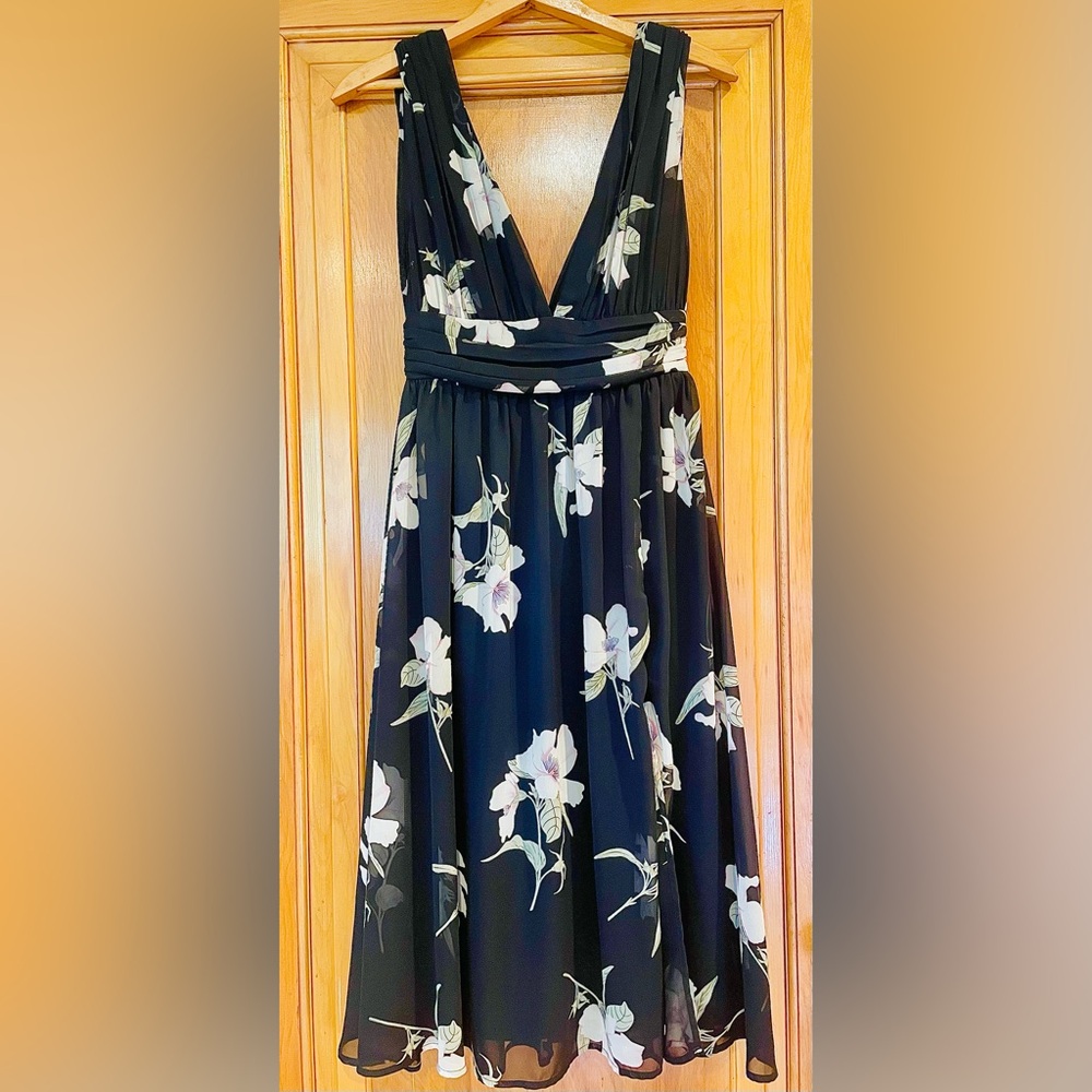 Lulu's Queen of Hearts Black Floral Print Midi Dress